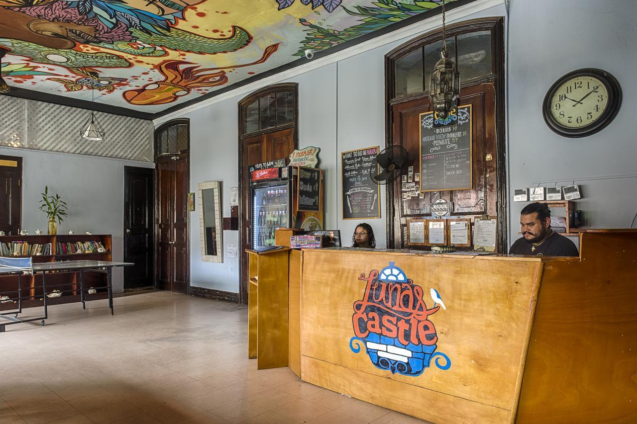 Luna'S Castle Hostel Panama City Exteriör bild